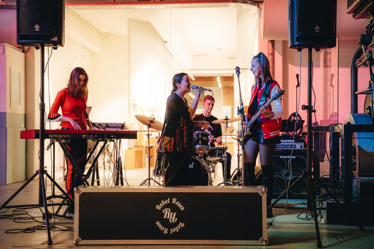 Een van onze optredens in het Techniek museum in Hengelo - november 2024